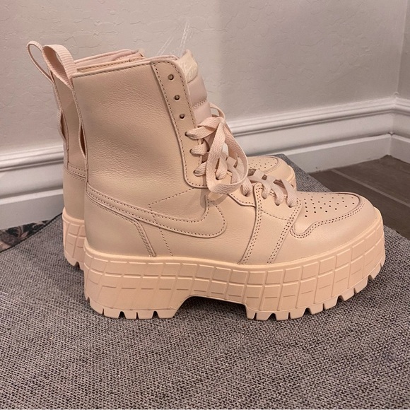 Nike Air Jordan 1 Brooklyn Guava Ice Sail Women's Cream/Pink Platform Boots Sz 8 - Picture 2 of 8
